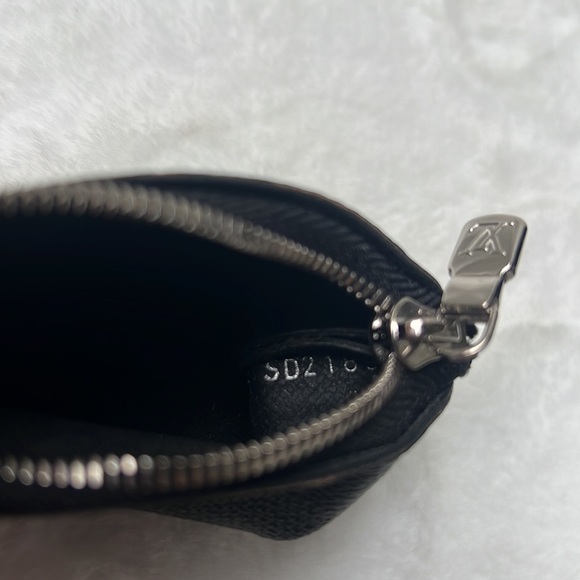 Authentic Louis Vuitton cle - Picture 7 of 10